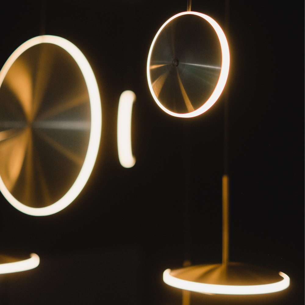 GRAYPANTS Chrona Dish 10h Brass | Ekspozycja showroomu