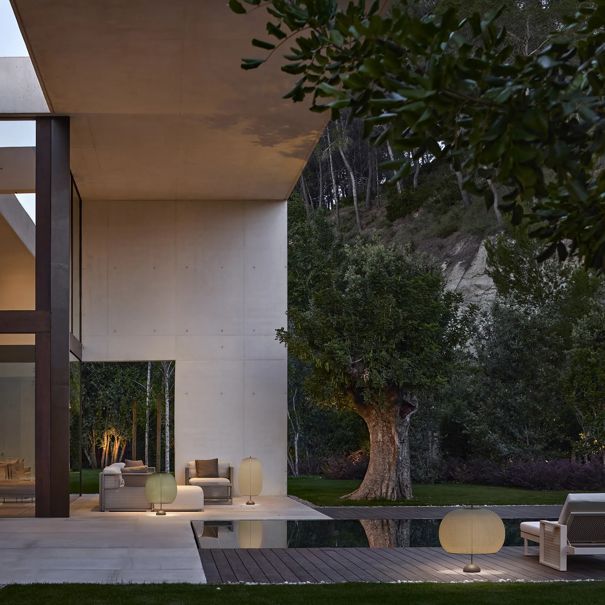 VIBIA Closer